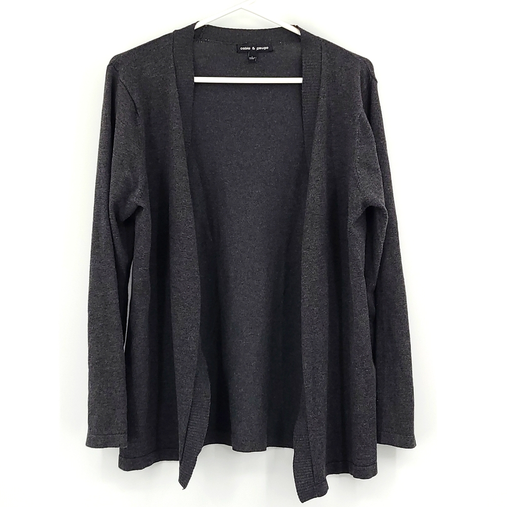 Cable & Gauge large dark gray long sleeve cardigan sweater cute cozy fall winter